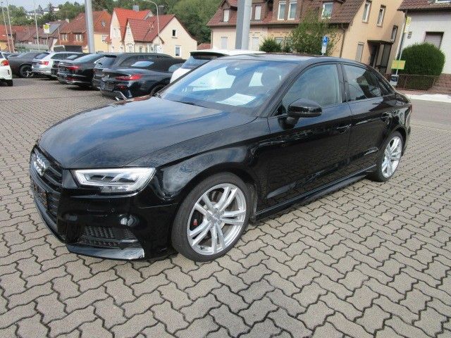 Audi S3 Lim. 2.0 TFSI quattro/Navi/Kamera/Alcantara/