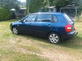 Kia KIA Cerato 1.6 AHK Klima - Kia Cerato mit Benzin-Antrieb