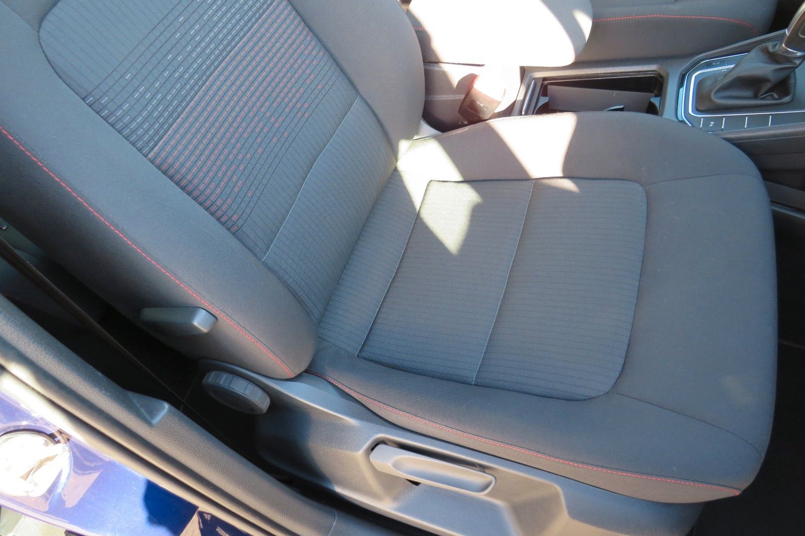 Fahrzeugabbildung Volkswagen Golf Sportsvan DSG SOUND SITZH. PDC ACC AHK