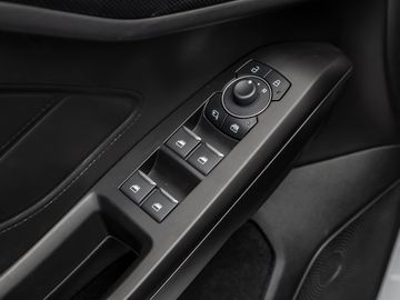 Ford Focus Turnier 1.0 EcoBoost Hybrid ST-Line LED
