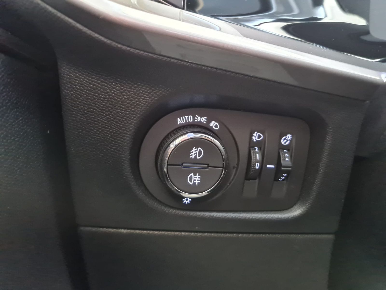 Fahrzeugabbildung Opel Mokka Elegance / KLIMA / KAMERA / NAVI