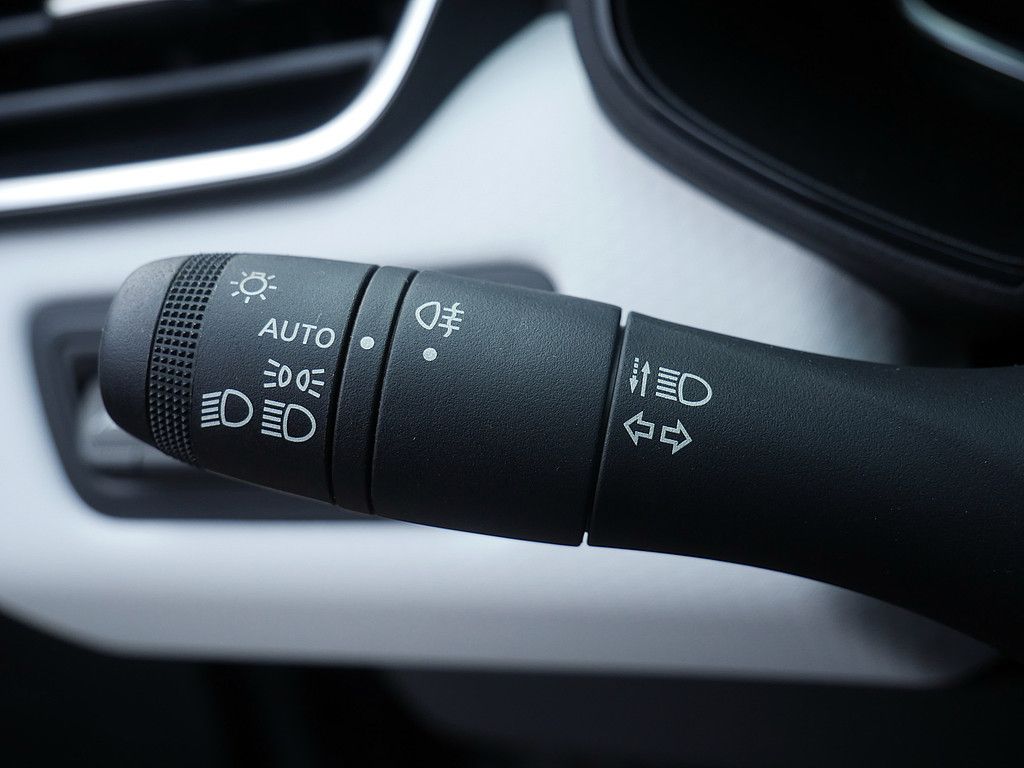 Fahrzeugabbildung Renault Clio Techno TCe 140 PDC SHZ KAMERA NAVI LED