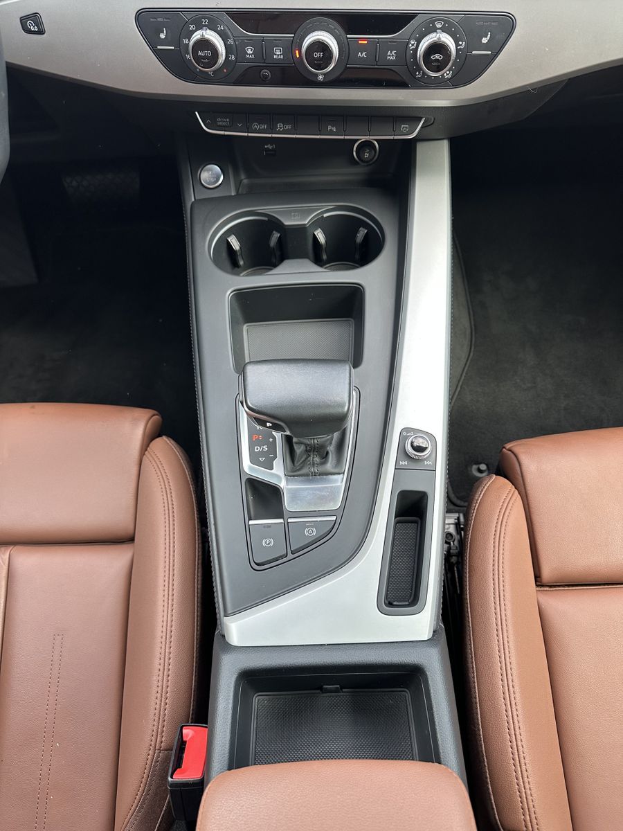 Fahrzeugabbildung Audi A5 SpB 45 TFSI Qu Black NAV+LED+AHK+VOCKPIT+PANO