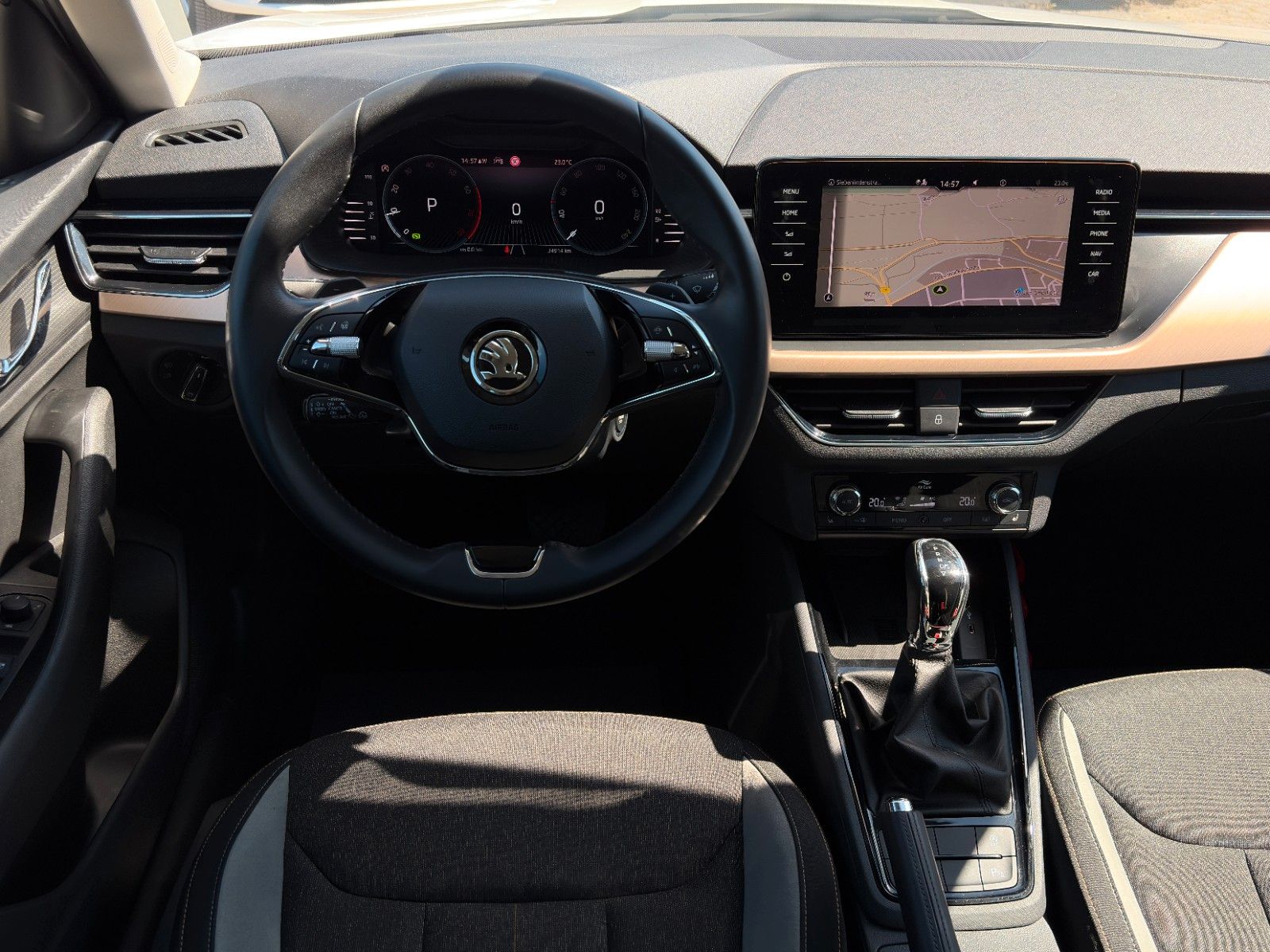 Fahrzeugabbildung SKODA Kamiq 1.0 TSI DSG Style CarPlay LED ACC CAM LHZ