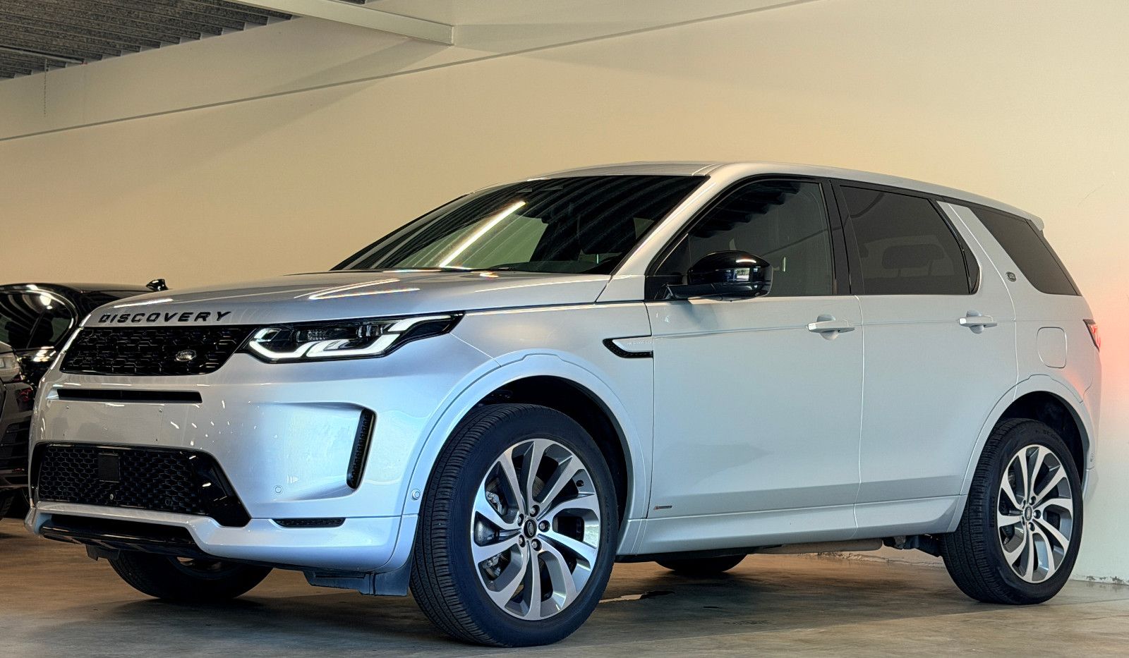 Land Rover Discovery Sport Hybrid P300e R-Dynamic HSE AWD