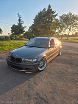 BMW Bmw e46 330i smg/Mpaket/Individual Limousine - BMW 330 Limousine E46 330i mit Benzin-Antrieb