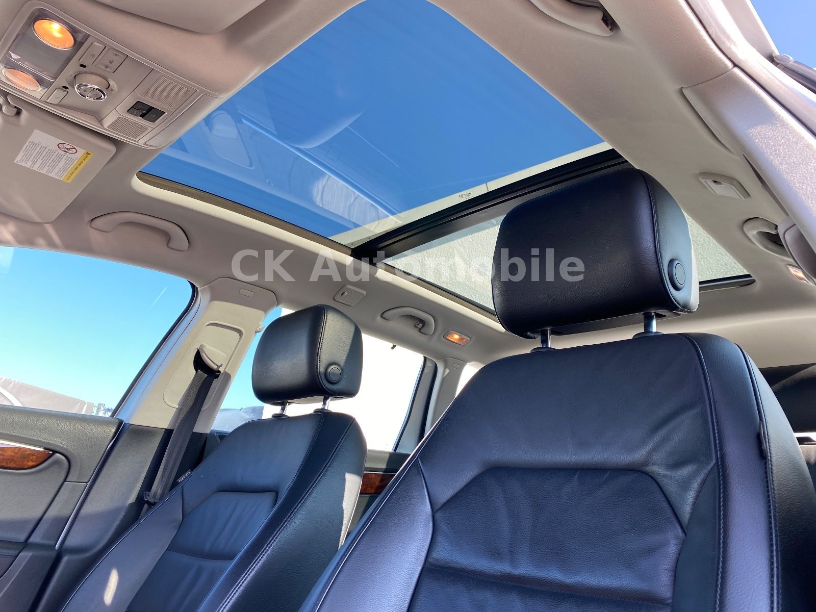 Fahrzeugabbildung Volkswagen Passat Variant Comfortline BM/DSG/Navi/Bi-Xenon