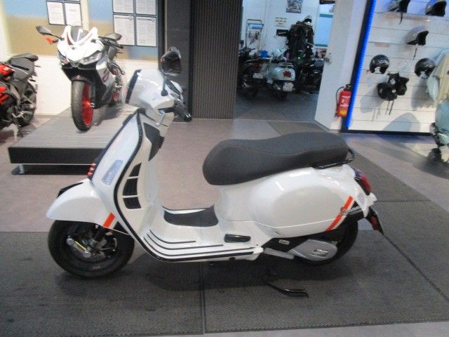 Vespa GTS 125 Super Sport