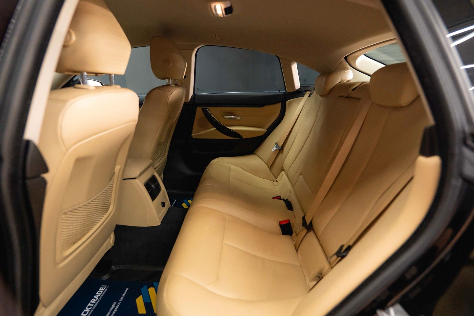 Fahrzeugabbildung BMW 420i Gran Coupé LCI Advantage | LED | Leder