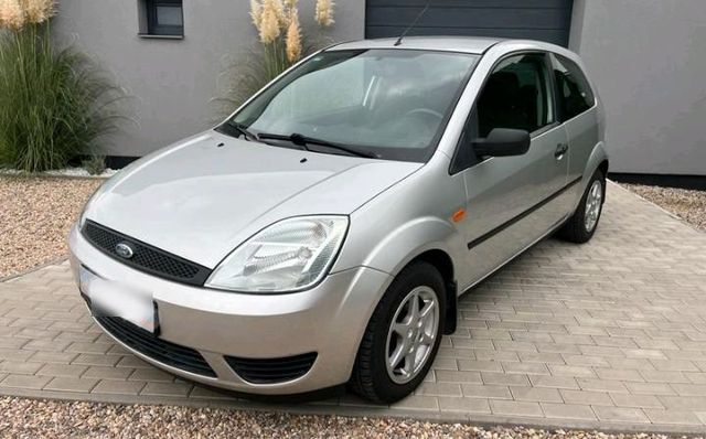 Ford fiesta 1,4/Klimaanlage/Neu TÜV