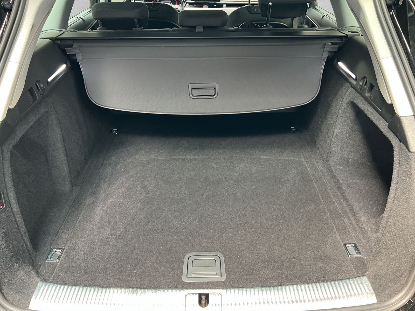 A4 Avant 2.0 TDI S-tronic*LED*AHK*ACC*Navi