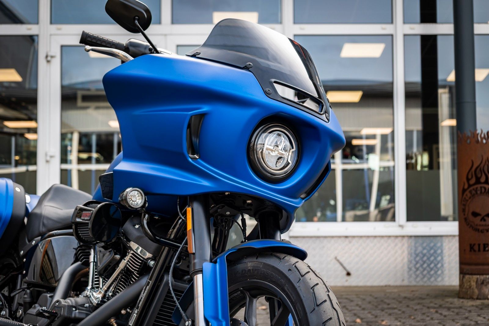 Fahrzeugabbildung Harley-Davidson FXLRST LOW RIDER ST 117 MY26