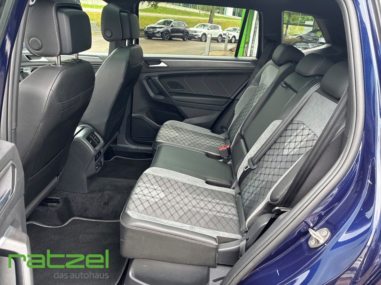 Fahrzeugabbildung Volkswagen Tiguan Allspace 4Motion R-Line 2.0 TDI DSG HUD P