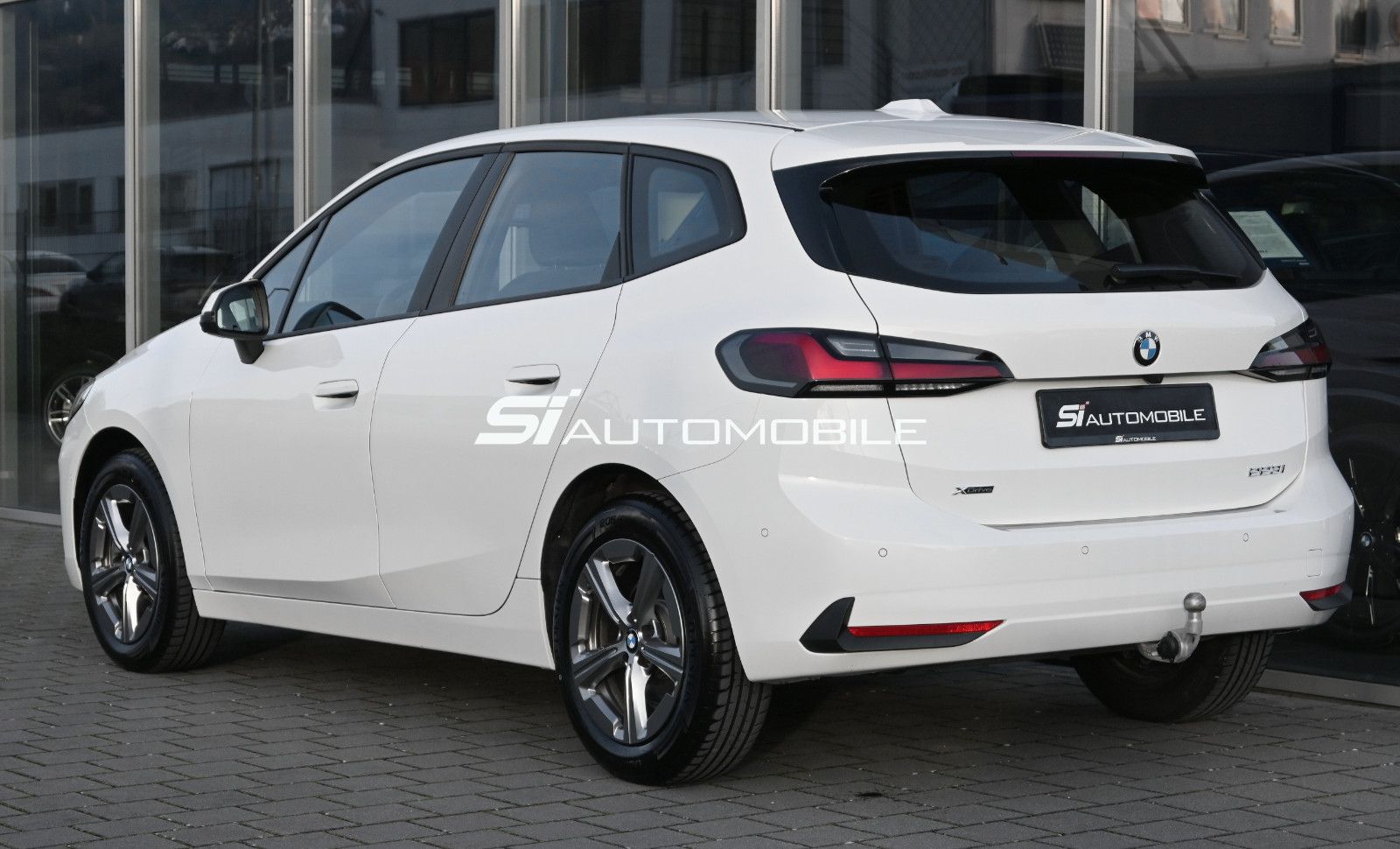 Fahrzeugabbildung BMW 223i xDr. Active Tourer °AHK°HEAD-UP°MEMORY°360°