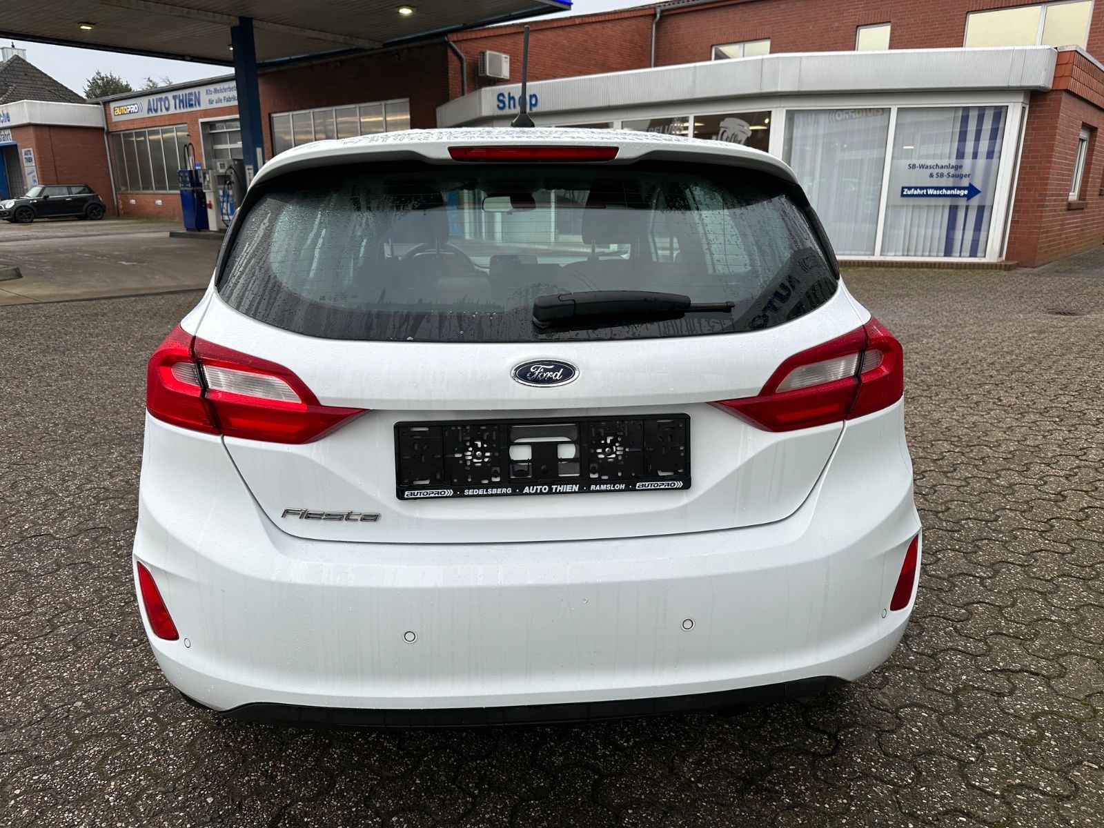 Fahrzeugabbildung Ford Fiesta 1.1 Cool & Connect Sitzheizung/AppConnect