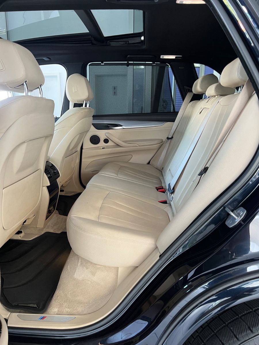 Fahrzeugabbildung BMW X5 xDrive 30 d M Sport Paket *PANO*SOFT-CLOSE*