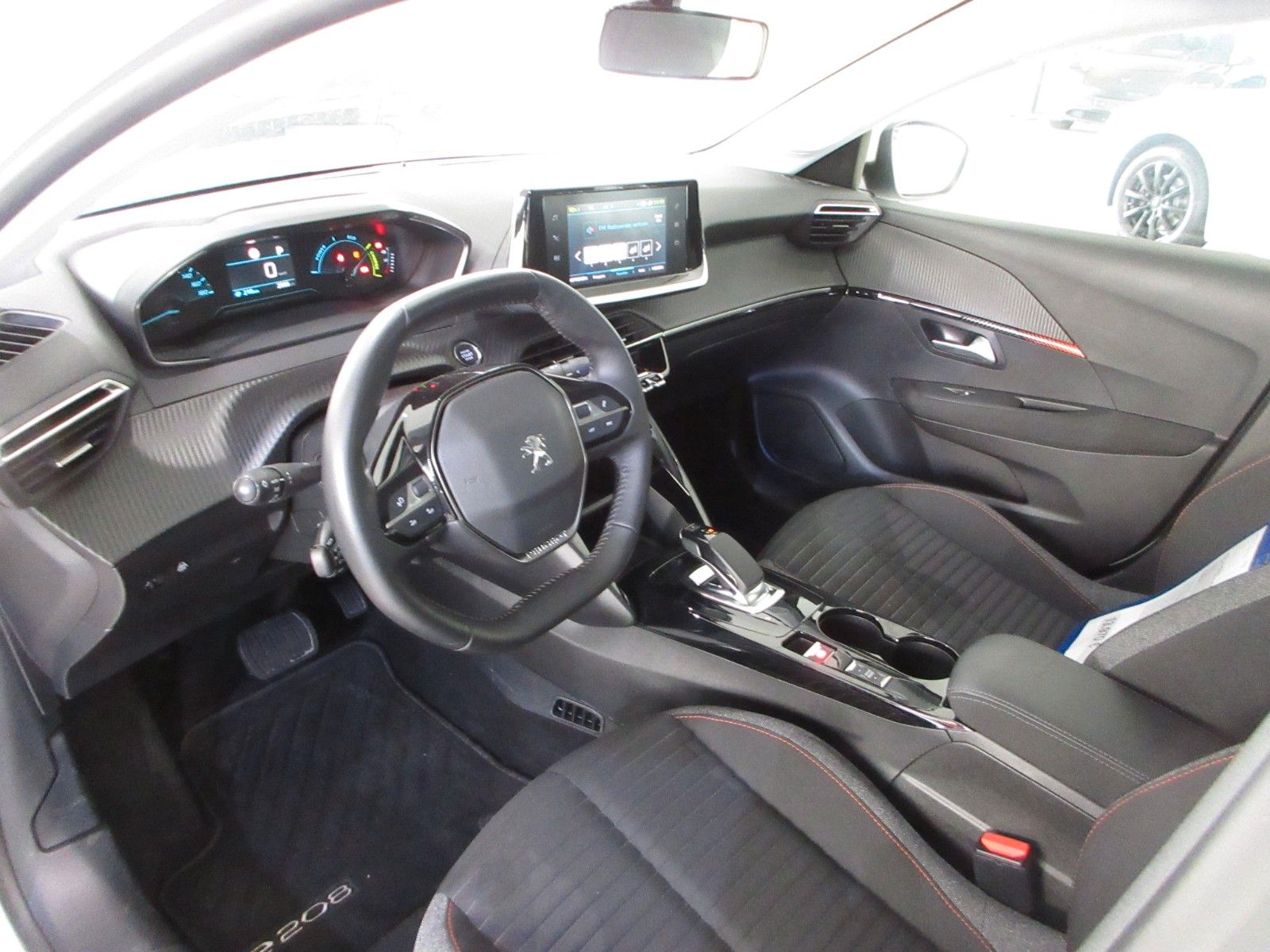 Fahrzeugabbildung Peugeot e-208 Active LED/PDC/TEMPOMAT