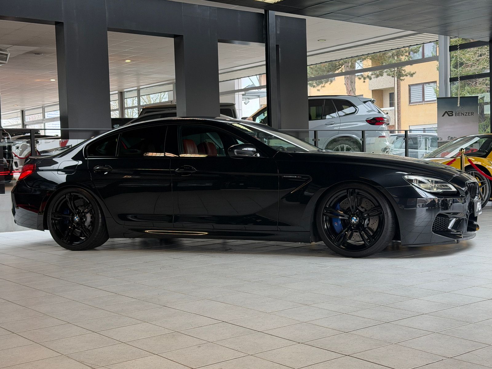 Fahrzeugabbildung BMW M6 Gran Coupe/CARBON/EXCLUSIVE/BLACK&RED/