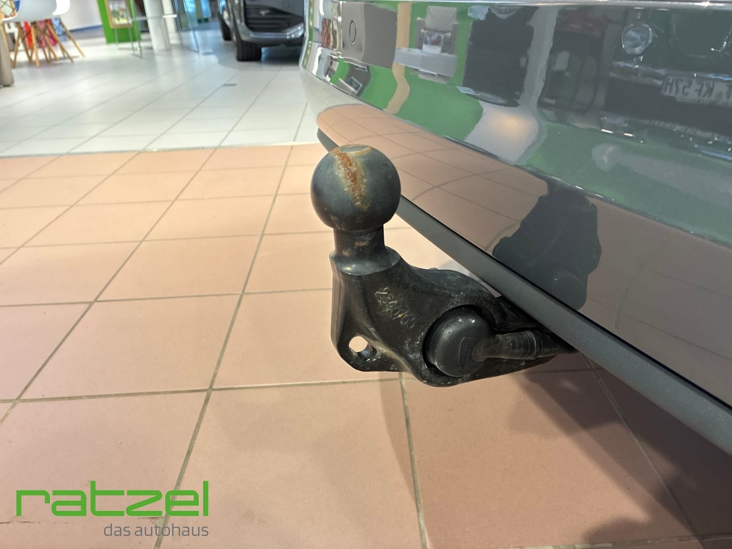 Fahrzeugabbildung Volkswagen Touran Active 1.5 TSI 6-Gang AHK+El. Panodach