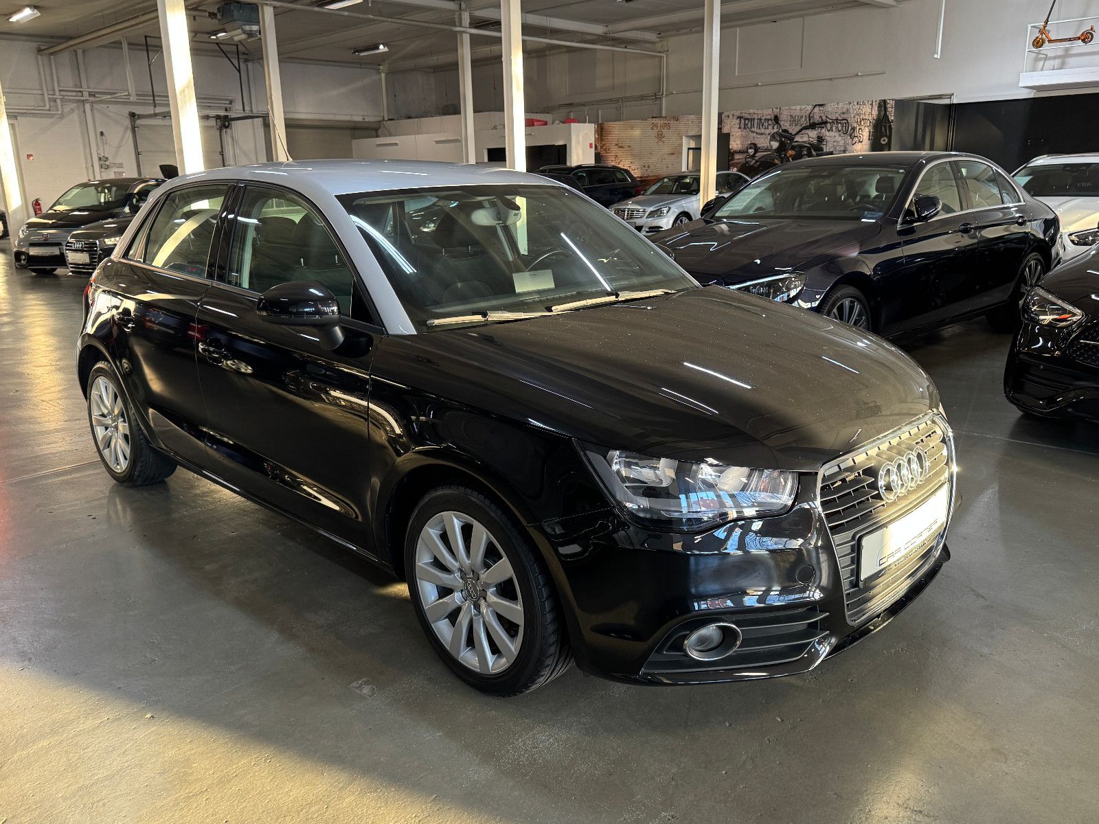 Fahrzeugabbildung Audi A1 1.6 TDI SPORTBACK S-TRONIC S-LINE AMBITION