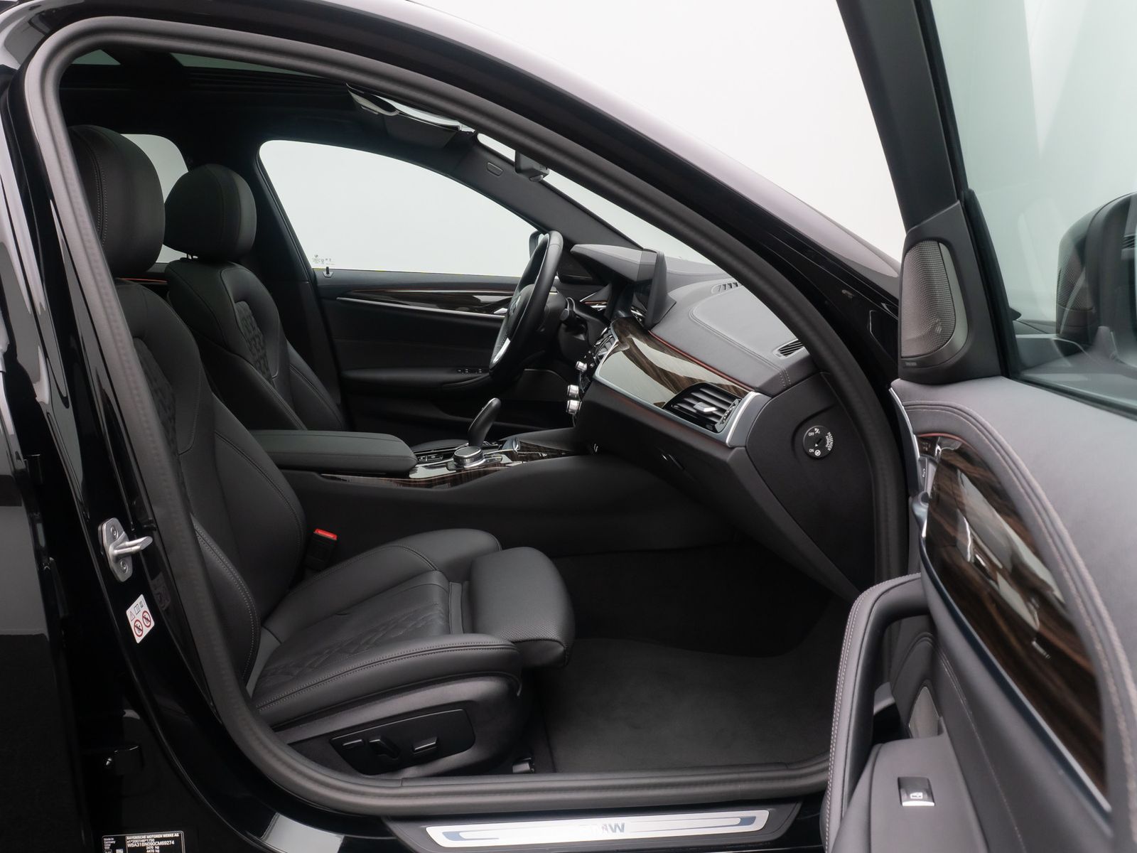Fahrzeugabbildung BMW 520d Sport Kamera DAB Alarm Leder Panorama H/K