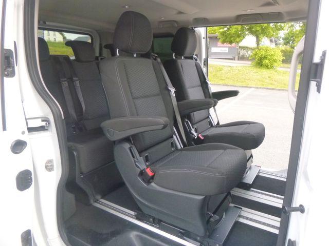 Fahrzeugabbildung Opel Vivaro B Life >Liegen/8Sitze/Navi/SHZ<