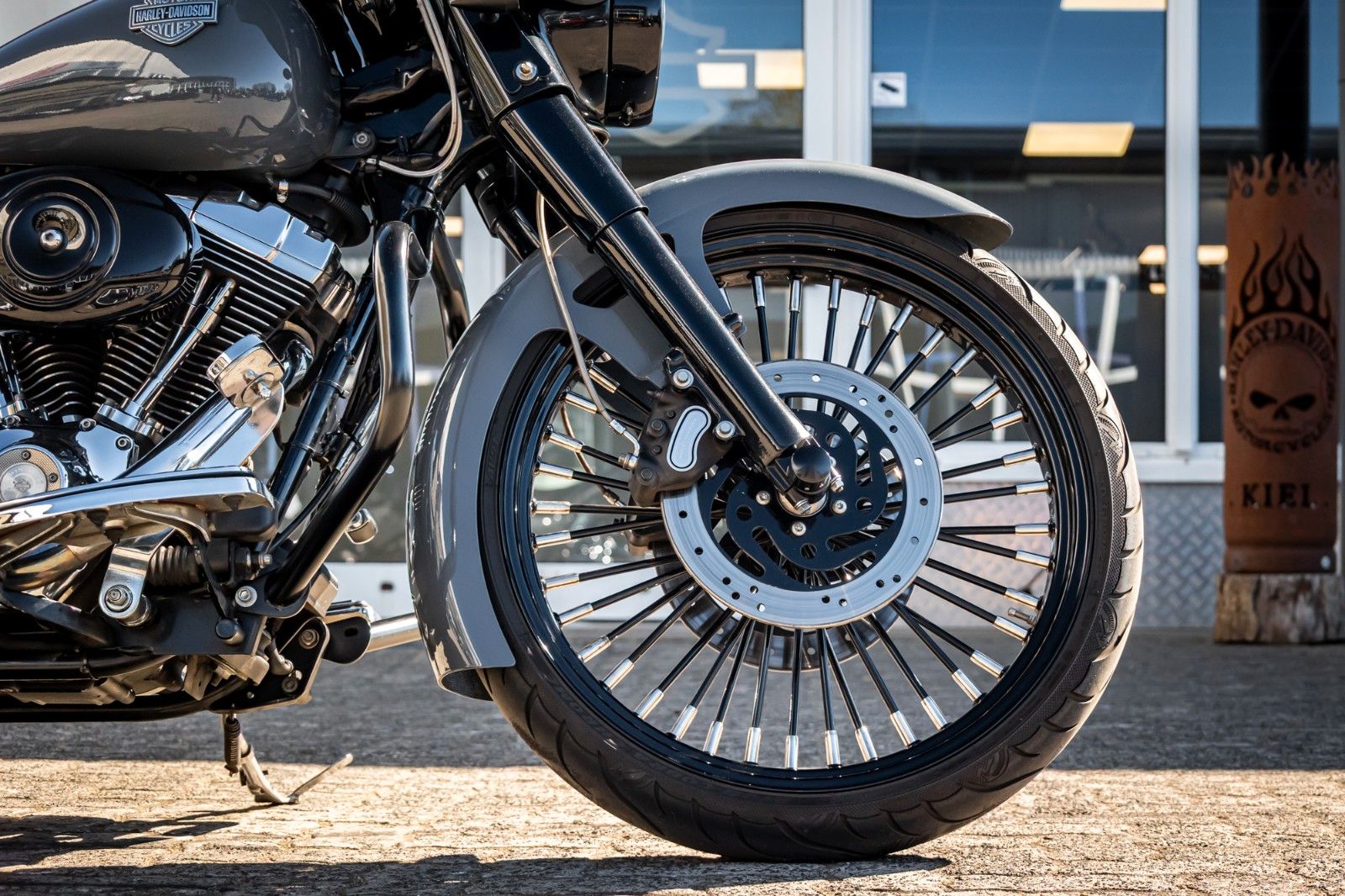 Fahrzeugabbildung Harley-Davidson FLHR ROAD KING  - Fairing - Jekill - 23"Umbau