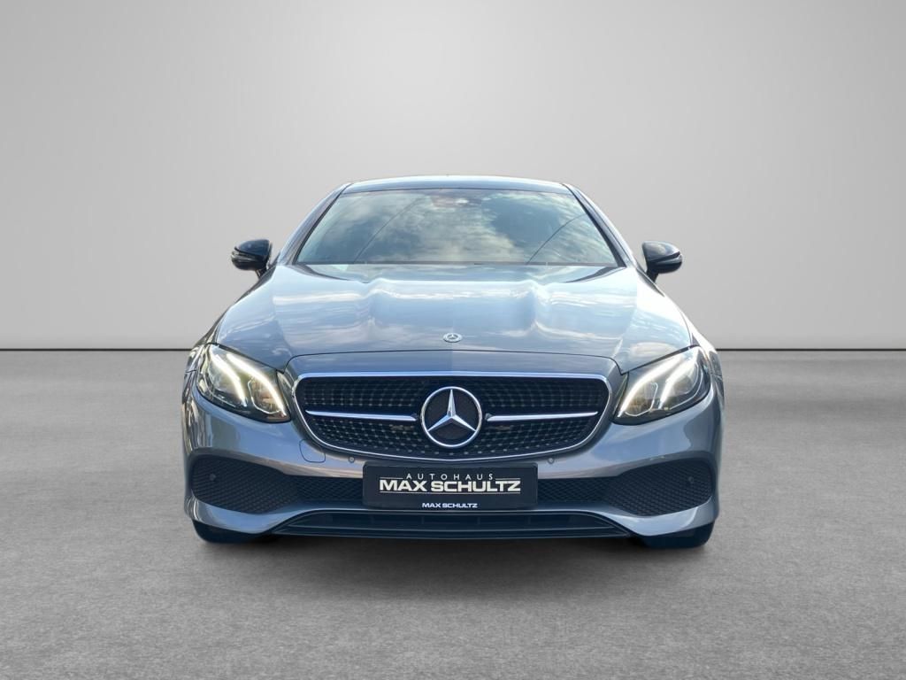 Fahrzeugabbildung Mercedes-Benz E 220 d Coupé NIGHT*PANO*WIDESC*LED*KAM*COM*TOTW