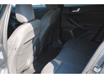 Fahrzeugabbildung Ford Focus 1,5 ST-Line+HEAD-UP-DISPLAY+LED+KAMERA+DAB