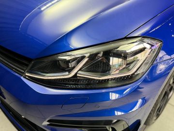 Volkswagen Golf - 11