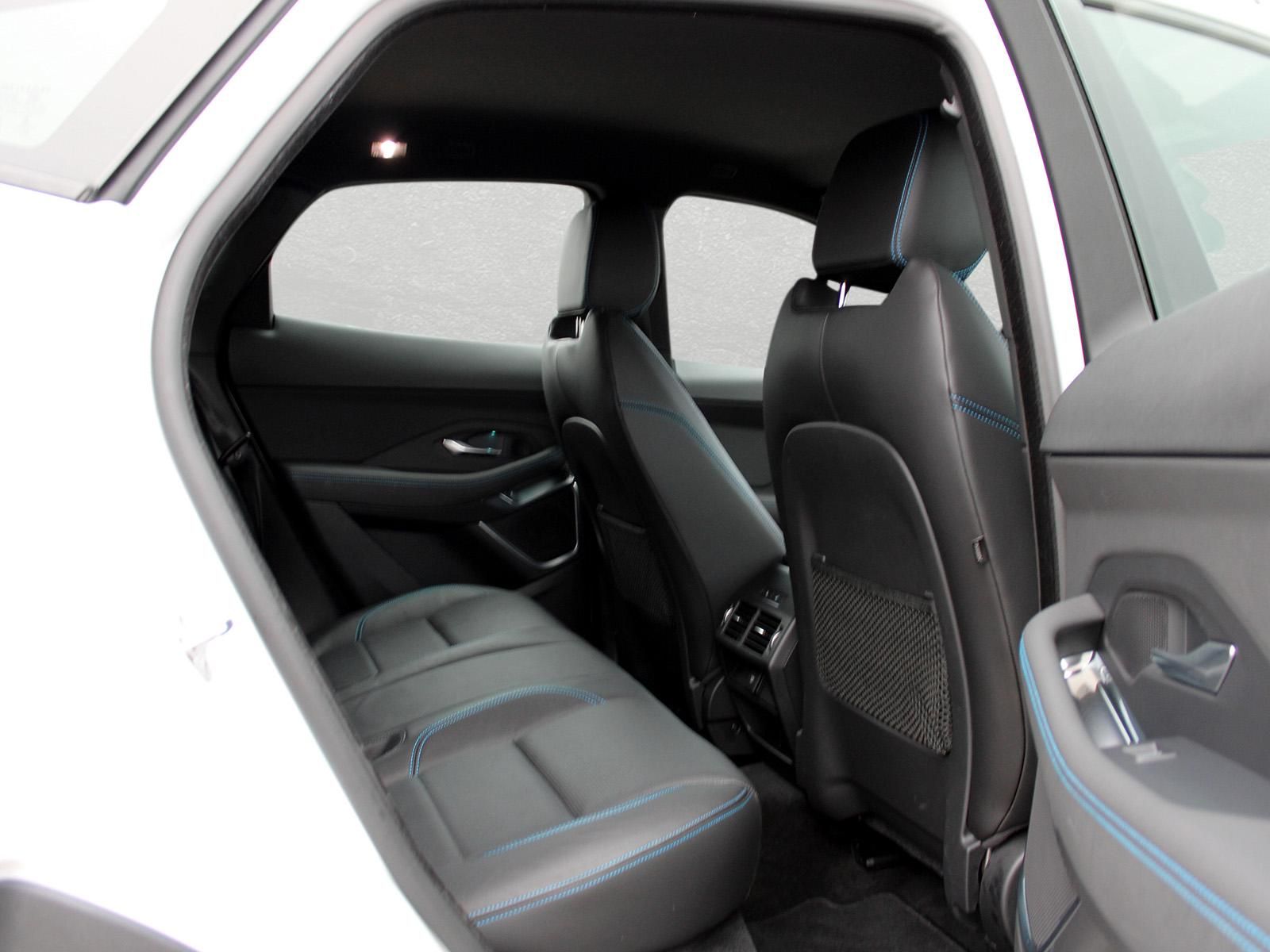 Fahrzeugabbildung Jaguar E-Pace P200 R-Dynamic SE AWD