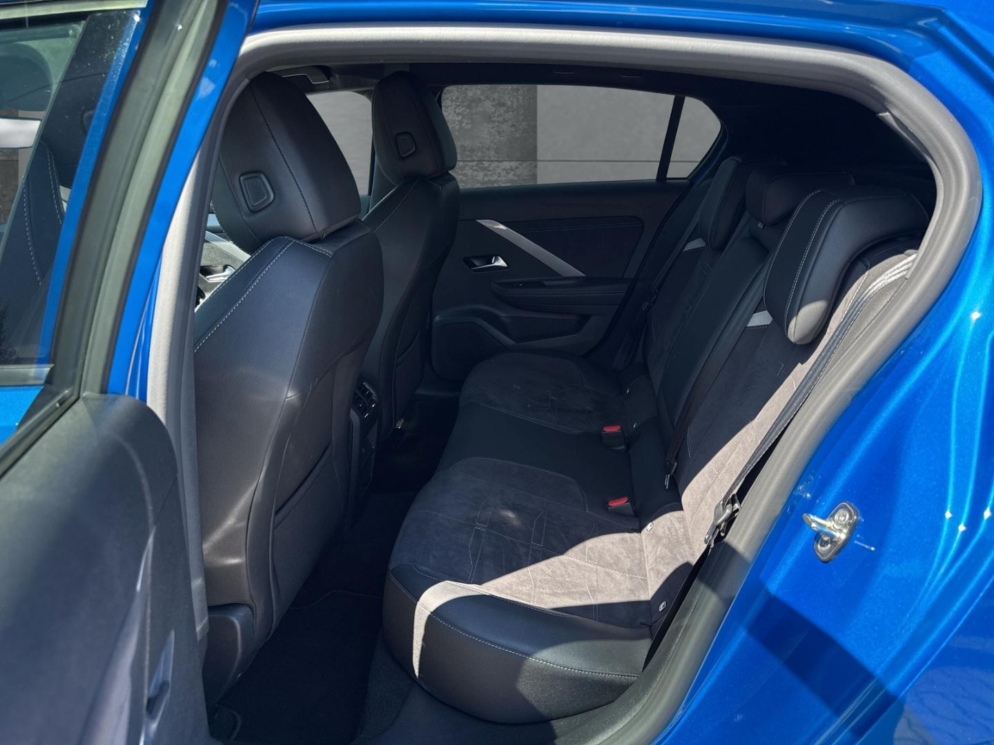 Opel Astra Electric GS El. Panodach Navi Digitales Co