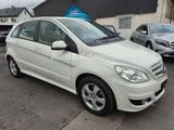 Mercedes-Benz B 200 Autotronic 2. Hand Parkassistent 99tkm - Mercedes-Benz B 200 Gebrauchtwagen in Frankfurt