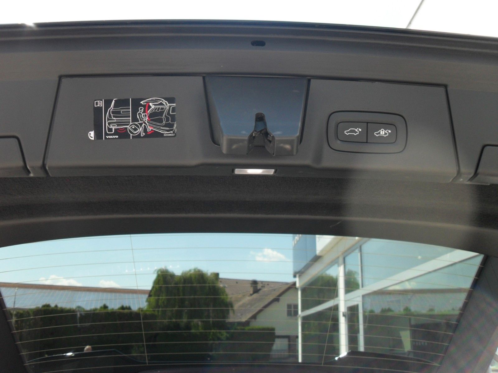 Fahrzeugabbildung Volvo V90 B4 Cross Country Plus AWD