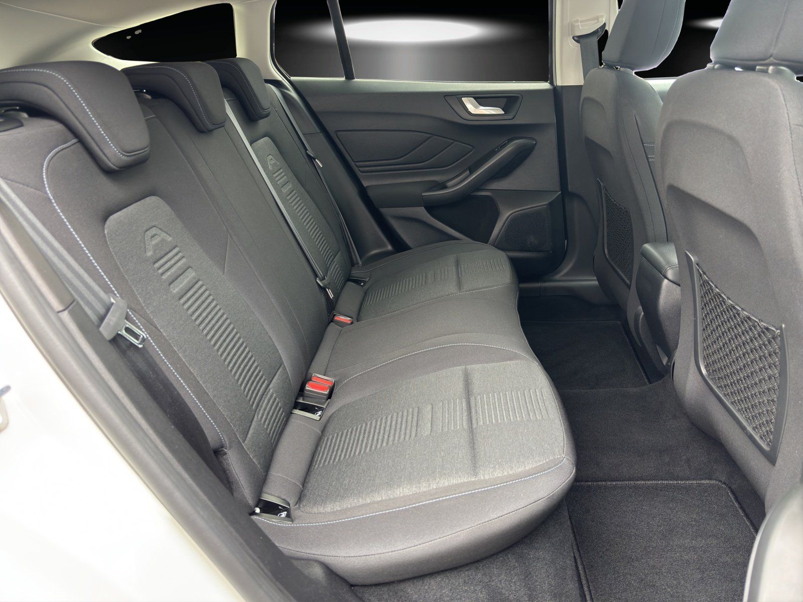 Fahrzeugabbildung Ford Focus 1.0 Active Aut./LED/ACC/KAMERA/NAVI/SHZ/