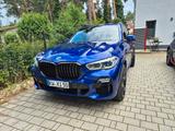 BMW X5 M50i San Marino 22" SoftCl  BMW Garantie - BMW X5 M50 in Berlin