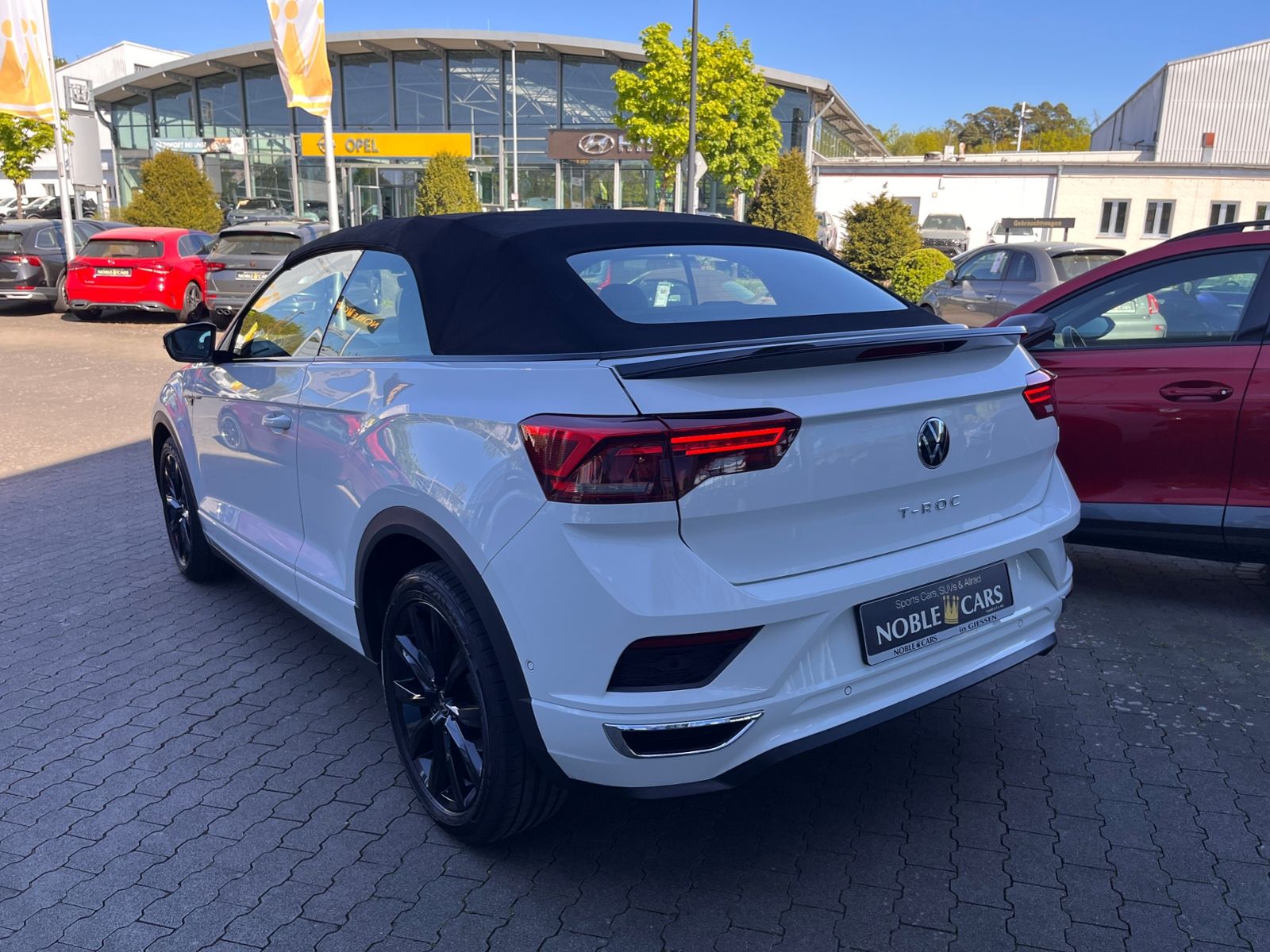Fahrzeugabbildung Volkswagen T-Roc Cabriolet  R-Line Black ACC LED NAV RFK