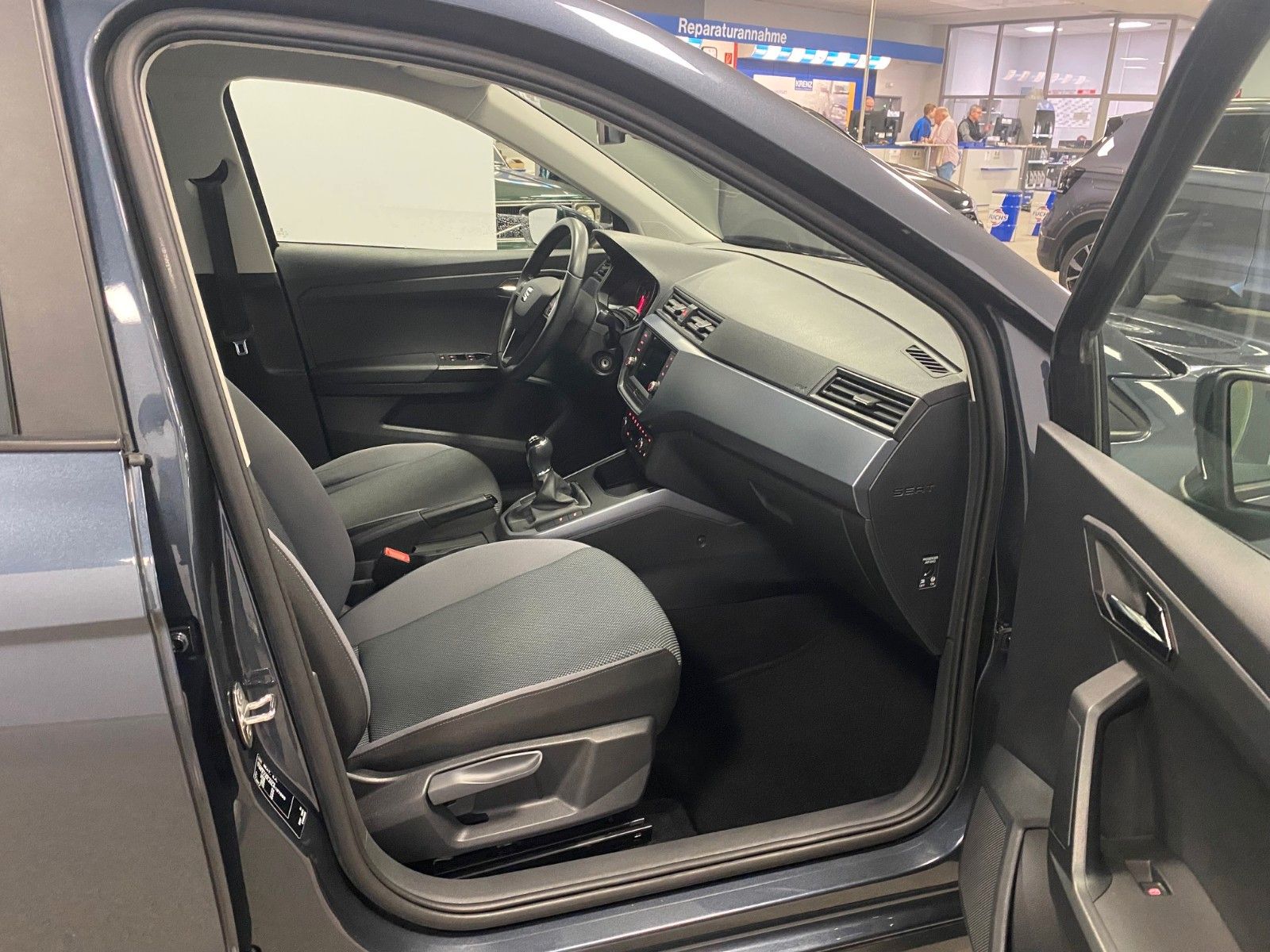 Fahrzeugabbildung SEAT Arona 1.0 TSI Style+EINPARKHILFE+TEMPOMAT+17"ALU