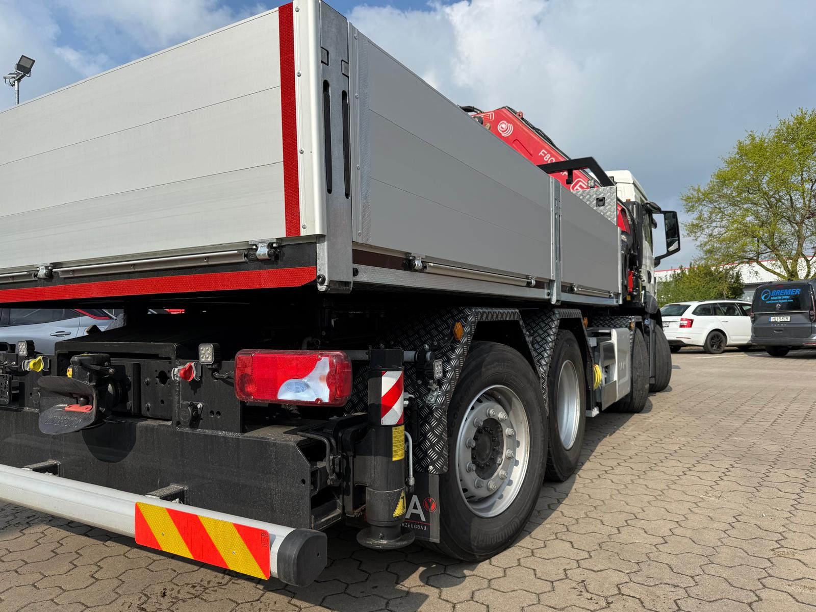 Fahrzeugabbildung MAN 35.520 8x4 Kran Fassi F800, OHNE ABSTÜTZÜBERWACH