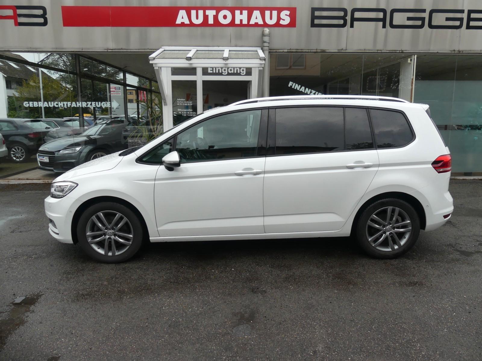 Volkswagen Touran Sound BMT*7-Sitzer*  *DSG* *Pano* *AHK*