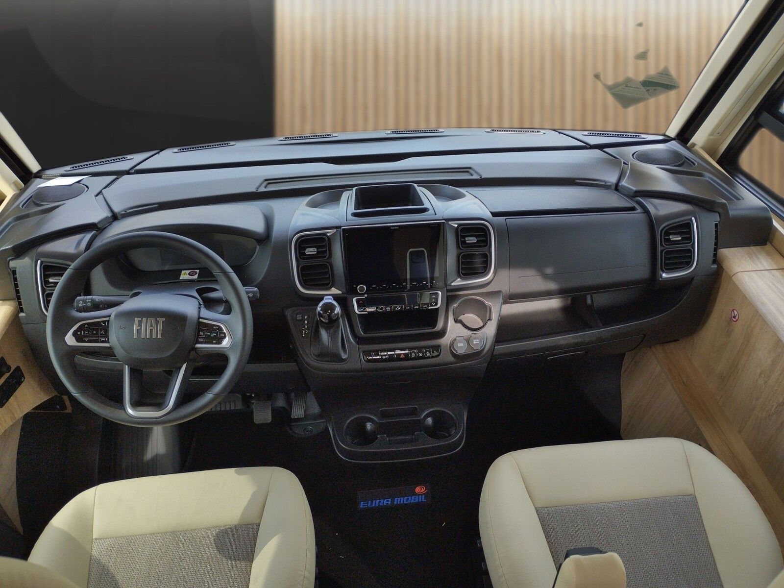 Fahrzeugabbildung Eura Mobil Integra Line IL 720 QF MondialMarkise8-Gang Aut.