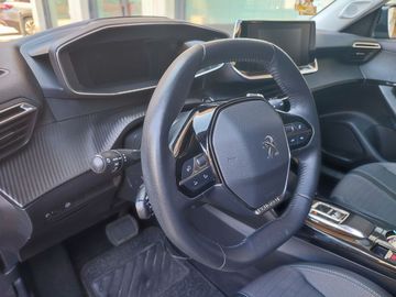 Peugeot 2008 - 8