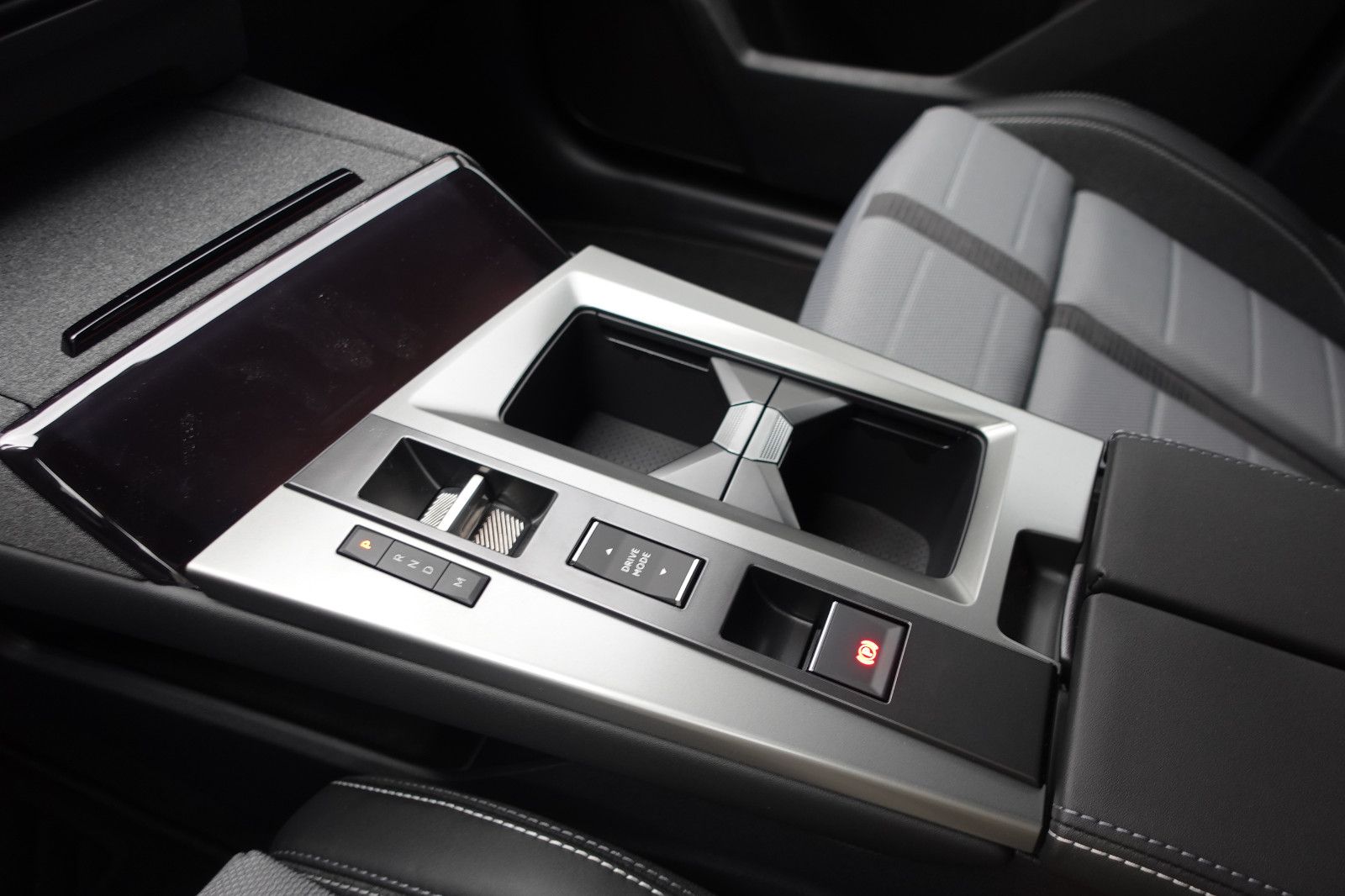 Fahrzeugabbildung Opel Grandland GS 1.2MildHybrid,Navi,Kamera,Allwetter