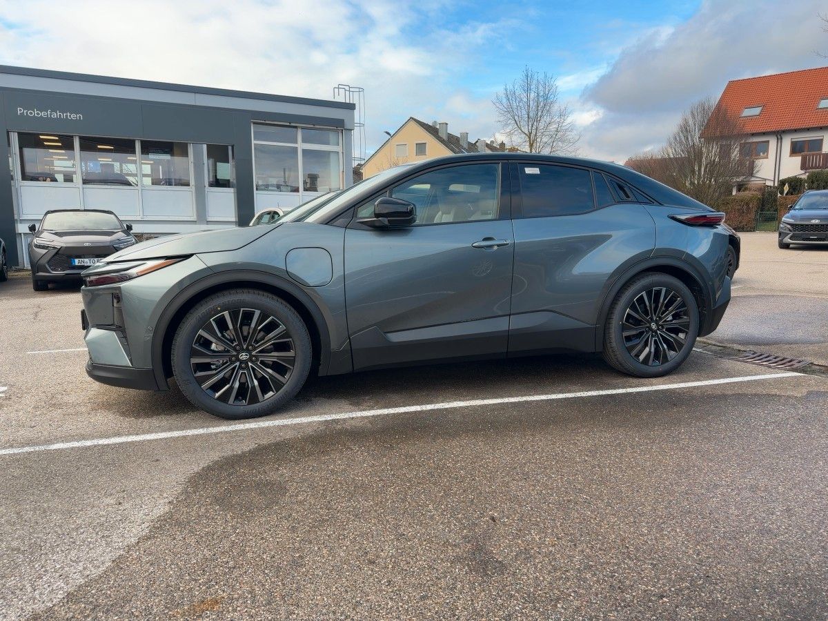 Fahrzeugabbildung Toyota C-HR+ 4x4 Lounge *Sky+Soundpaket *ACC *LED *SHZ*