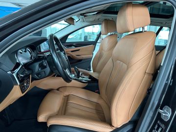 Fahrzeugabbildung BMW 530d xD Luxury Line ACC HUD Kamera Panorama DAB