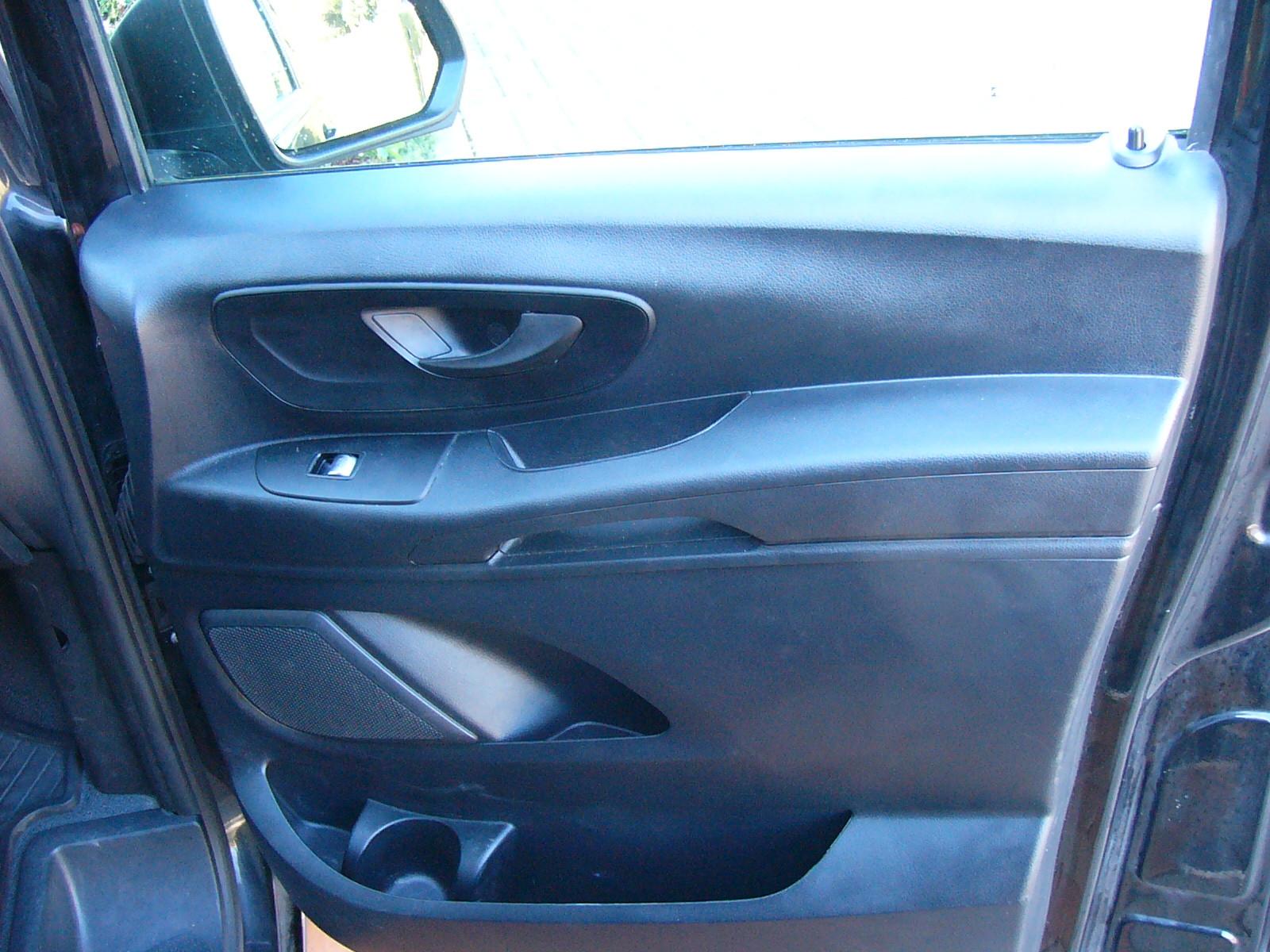 Mercedes-Benz Vito Tourer, Kompakt 4.895 mm, 9 Sitze