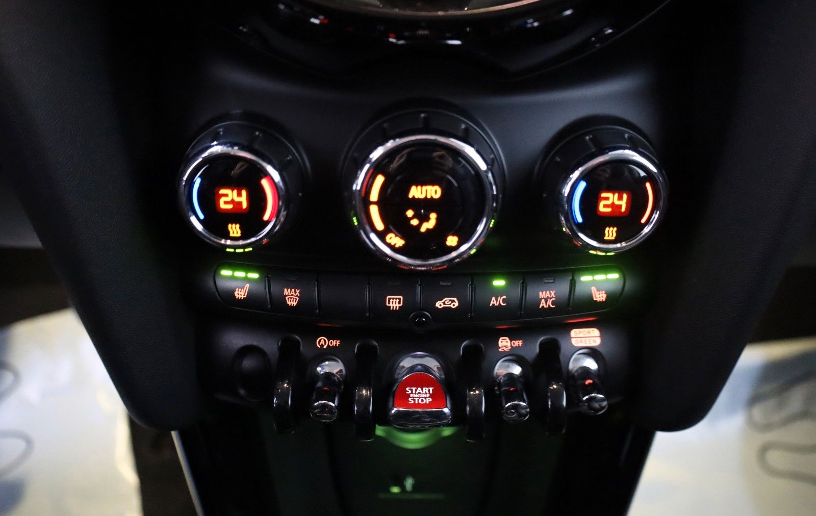 Fahrzeugabbildung MINI COOPER S 3-trg. Leder,Navi,LED,SH,Carplay +WR
