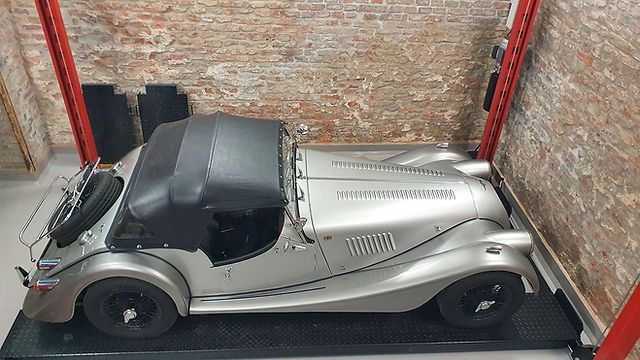 Morgan Plus 8