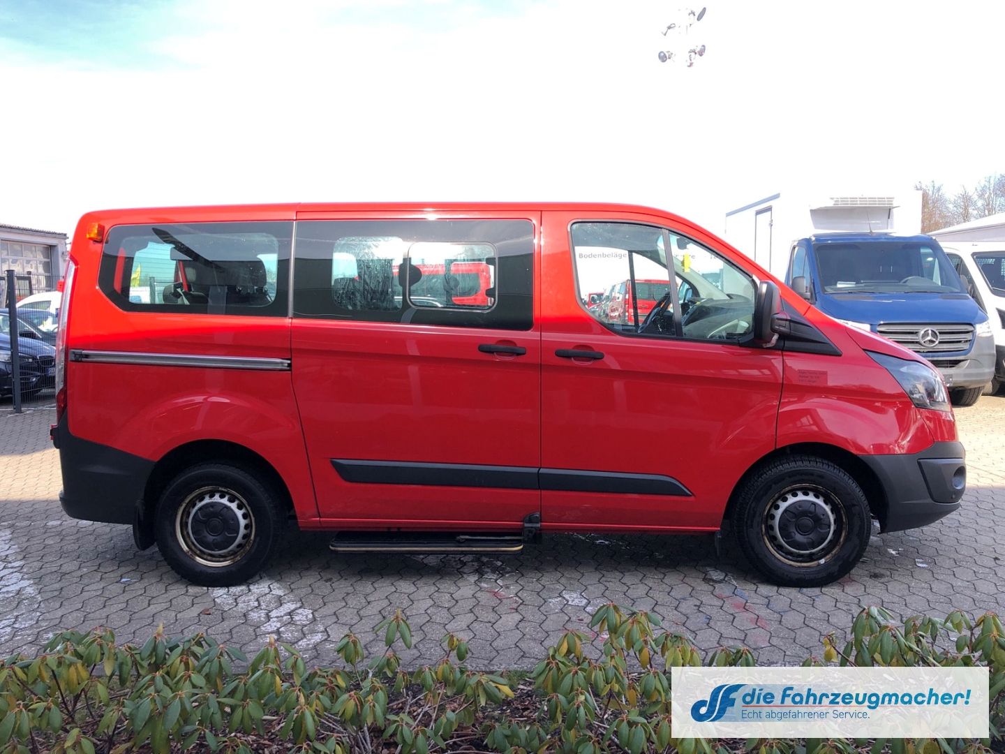 Fahrzeugabbildung Ford Transit Custom Kombi 300 L1 2.2 TDCi *1851