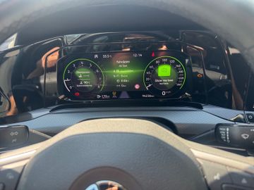 Volkswagen Golf - 8
